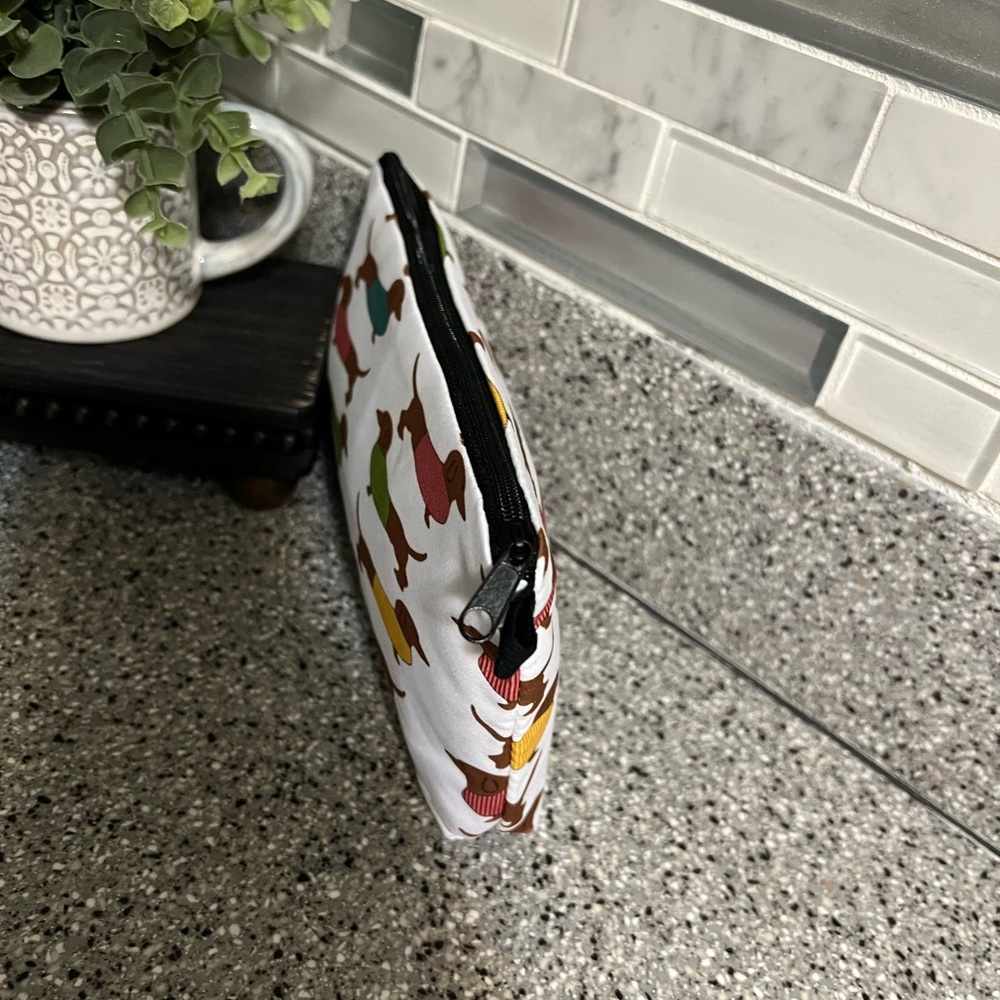 🐾DACHSHUND COSMETIC💄BAG - Picture 3 of 10